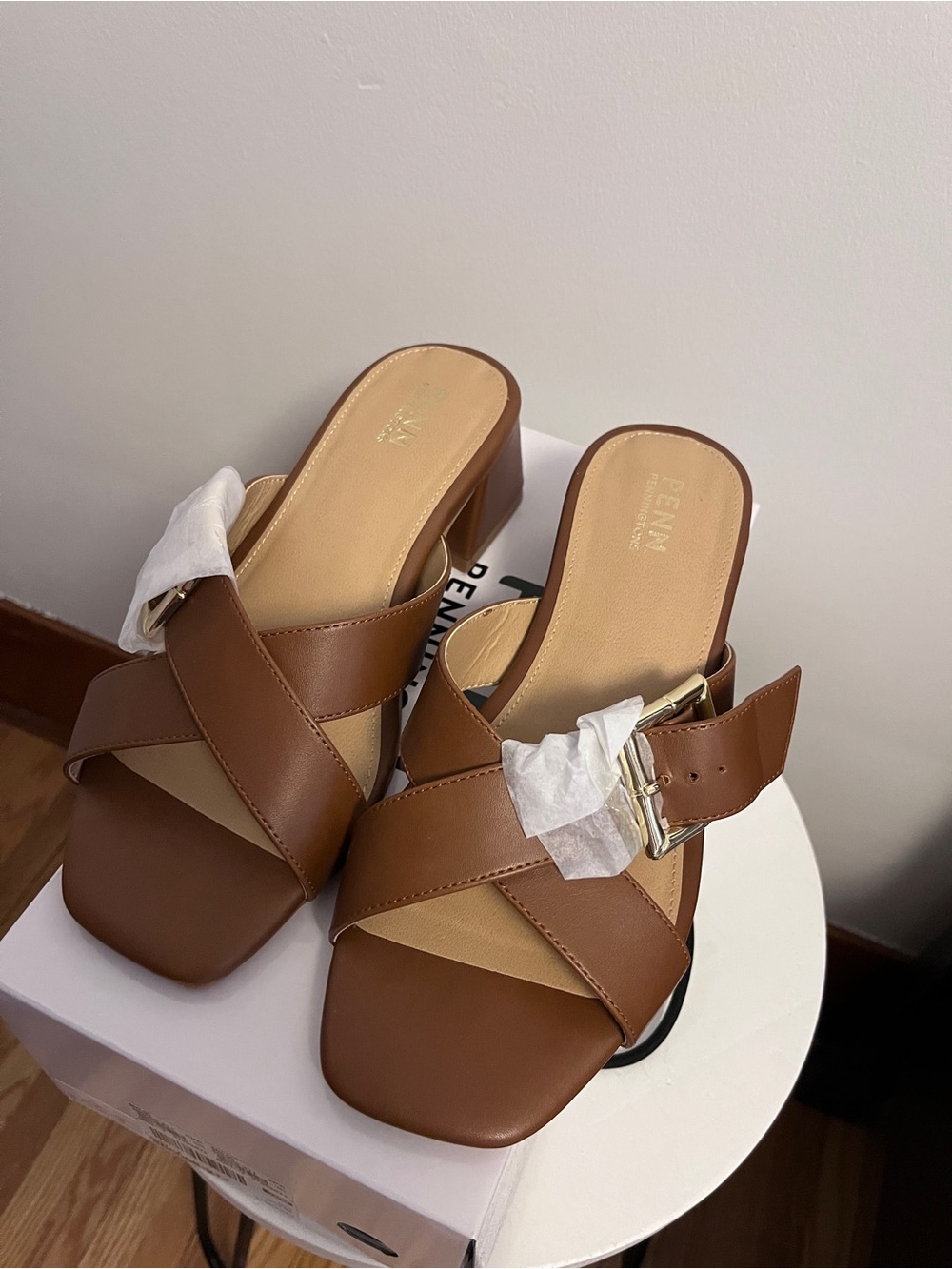 BNIB size 9WW Pennington’s chunky heel